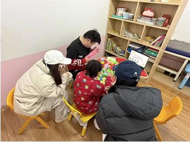 ��������ʵ���ӣ�����Ϊ��ͨ�Ľ�,�԰�Ϊ����ͯ��