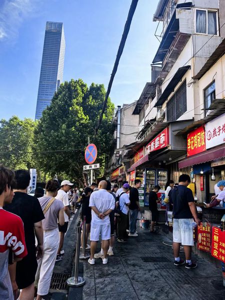 �人�˵�һ��ӹ��翪ʼ��ͷ������ڳ����̻���